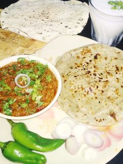 જુવાર-નો રોટલો(Jowar Rotlo Recipe in Gujarati) રેસીપી મુખ્ય ફોટો