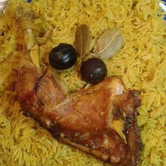 A picture of Machboos Chicken.