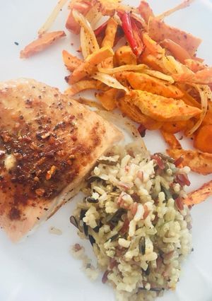 Una foto de Salmón al horno con queso parmesano