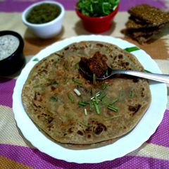 A picture of Green Garlic Roti.