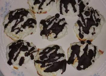 Easiest Way to Prepare Perfect Chocolatedrizzled Coconut Macaroon Bites