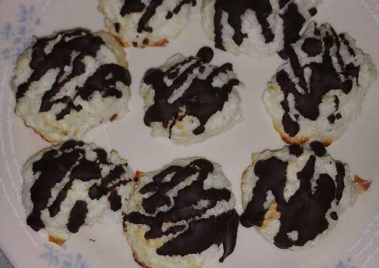 Easiest Way to Make Perfect Chocolate-drizzled Coconut Macaroon Bites