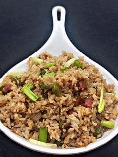 फ्राईड राइस(Fried rice recipe in hindi) रेसिपी मुख्य फोटो