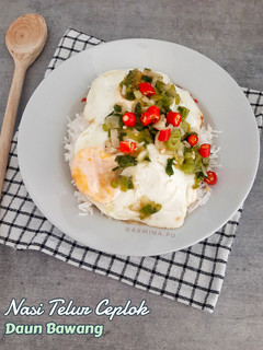 Foto resep Nasi Telur Ceplok Daun Bawang