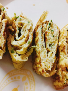 லேயர் எக் ரோல்(layer egg roll recipe in tamil) செய்முறை முக்கிய புகைப்படம்