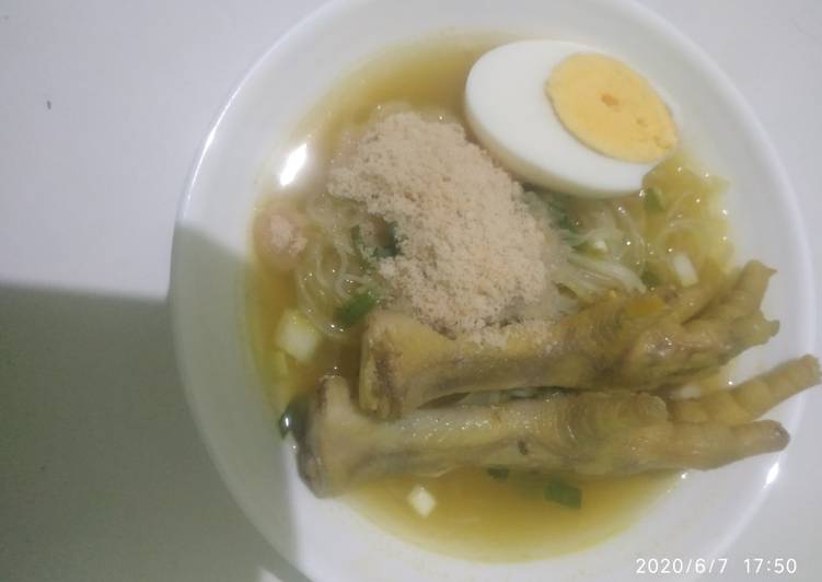 Cara Gampang Menyiapkan 68. Soto ceker ayam versi Mpasi, Enak