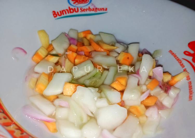 Acar mentimun dan wortel