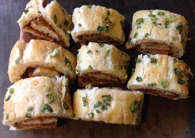 Green Onion Bread Roll 香蔥肉鬆麵包捲 食譜與作法by Grace Bon Appetit Cookpad