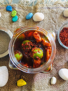 ગુંદા કેરી નું ઇન્સ્ટન્ટ અથાણું (Gunda Keri Instant Athanu Recipe In Gujarati) રેસીપી મુખ્ય ફોટો