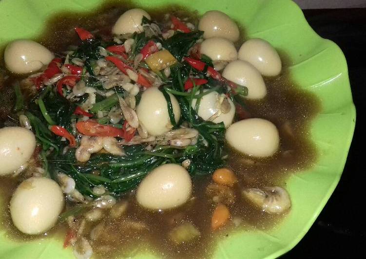 Langkah Mudah untuk Menyiapkan Ca kangkung saus tiram, Bisa Manjain Lidah
