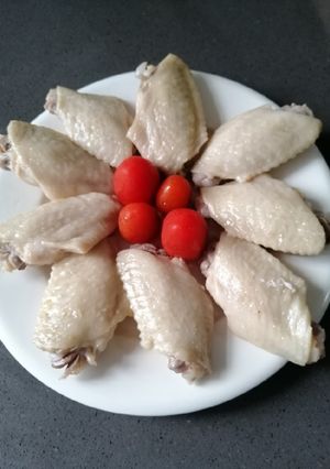 A picture of Steam Chicken Wings.