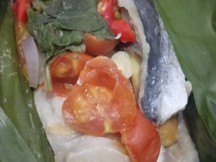 Langkah Mudah untuk Menyiapkan Pepes fillet tengiri bumbu iris Anti Gagal