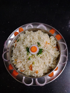 *ஆனியன், கேரட், புலாவ்*(onion carrot pulao recipe in tamil) செய்முறை முக்கிய புகைப்படம்