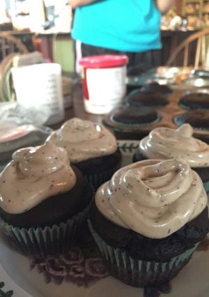 A picture of Earl Gray Tea Icing.