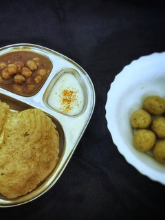 மசாலா பூரி(masala poori recipe in tamil) செய்முறை முக்கிய புகைப்படம்