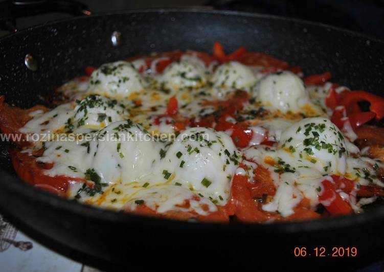 Simple Way to Prepare Homemade A Delicious Eggs &amp; Tomatoes Recipe