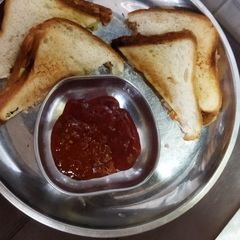 A picture of Veg bread sandwich.