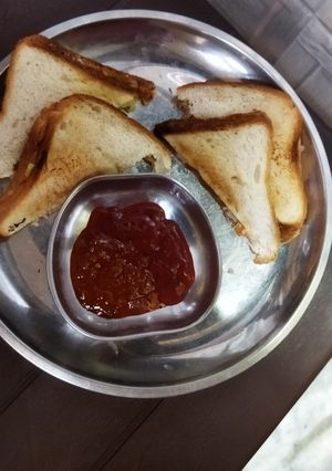 A picture of Veg bread sandwich.