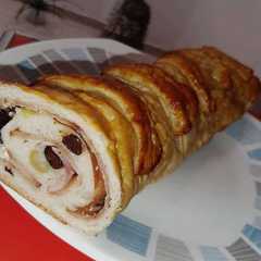 A picture of Pan de jamón venezolano.