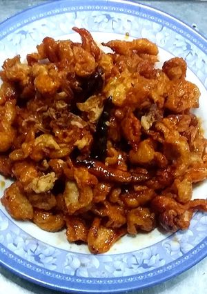 รูปของ หนังไก่ทอดสามรส