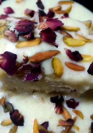 A picture of Kulfi flavoured tres letches cake.