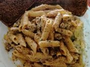 Una foto de penne rigate salsa