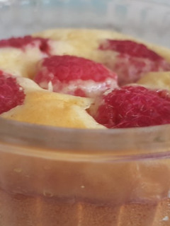A picture of Individual clafoutis torta.