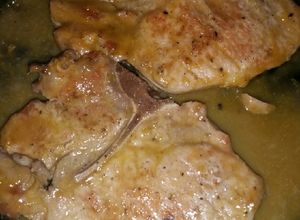 Una foto de Chuletas de cerdo/cochino en salsa de Mango