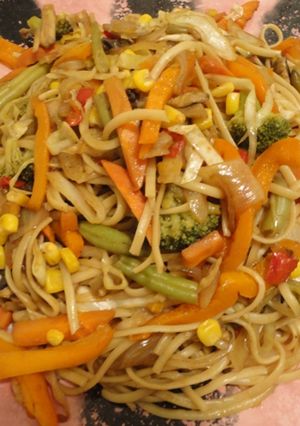 A picture of Sweet Chilli Egg Noodles.