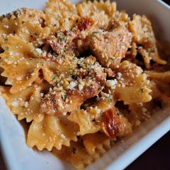 A picture of Creamy Sun-dried Tomato Chicken Pasta.