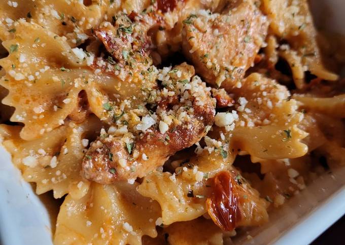 Recipe of Award-winning Creamy Sun-dried Tomato Chicken Pasta