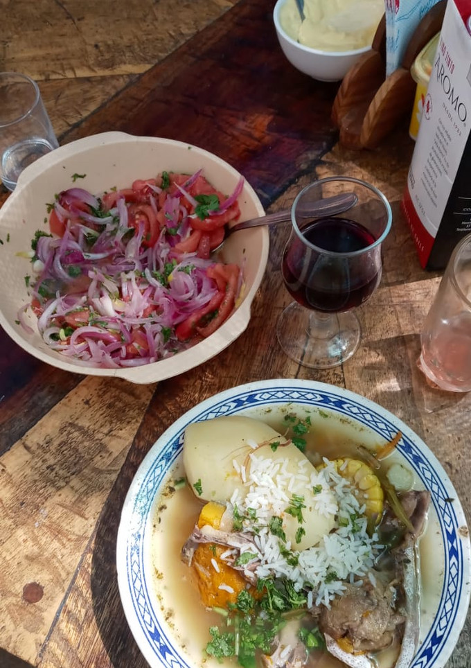 Una foto de Mi mejor cazuela de Gallo Que viva la cocina chilena 🇨🇱 recetario 2023