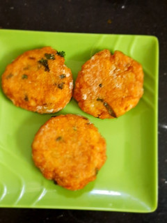 ஆலு டிக்கி / Aloo Tikki Recipe in tamil செய்முறை முக்கிய புகைப்படம்