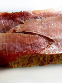 Una foto de Tostadas con tumaca y jamón serrano