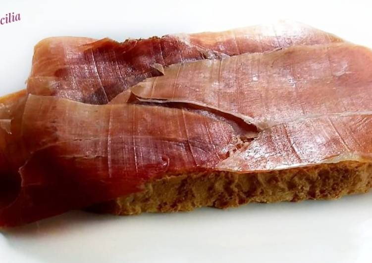 Tostadas con tumaca y jamón serrano