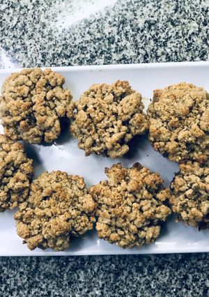 Una foto de Crumble de manzana individual