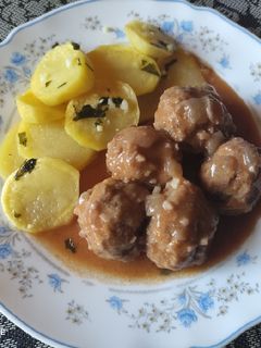 Una foto de Albóndigas en salsa en 30 minutos