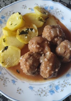 Una foto de Albóndigas en salsa en 30 minutos