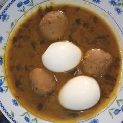 A picture of Anda kofta curry.