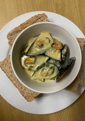A picture of Creamy Mussels.