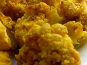 Una foto de curry de coliflor