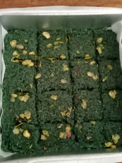 लौकी की बर्फी (Lauki Barfi) रेसिपी मुख्य फोटो