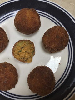 துனாமீன் பால்ஸ் (thunameen balls recipe in Tamil) செய்முறை முக்கிய புகைப்படம்