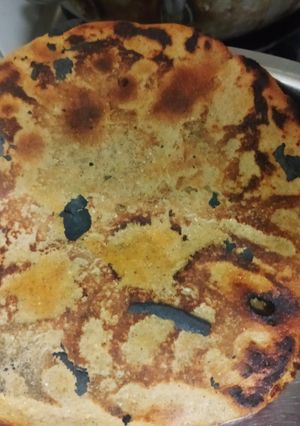 બાજરા નો રોટલો (Bajra Rotlo Recipe In Gujarati) રેસીપી મુખ્ય ફોટો