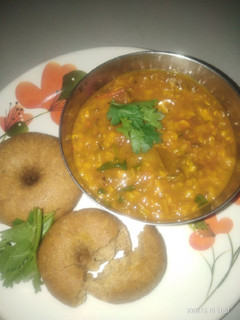 मारवाड़ी दाल बाटी (marwadi dal bati recipe in Hindi) रेसिपी मुख्य फोटो