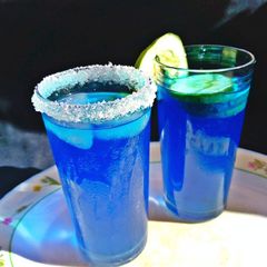 A picture of Blue Hawaii.