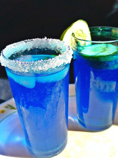 A picture of Blue Hawaii.