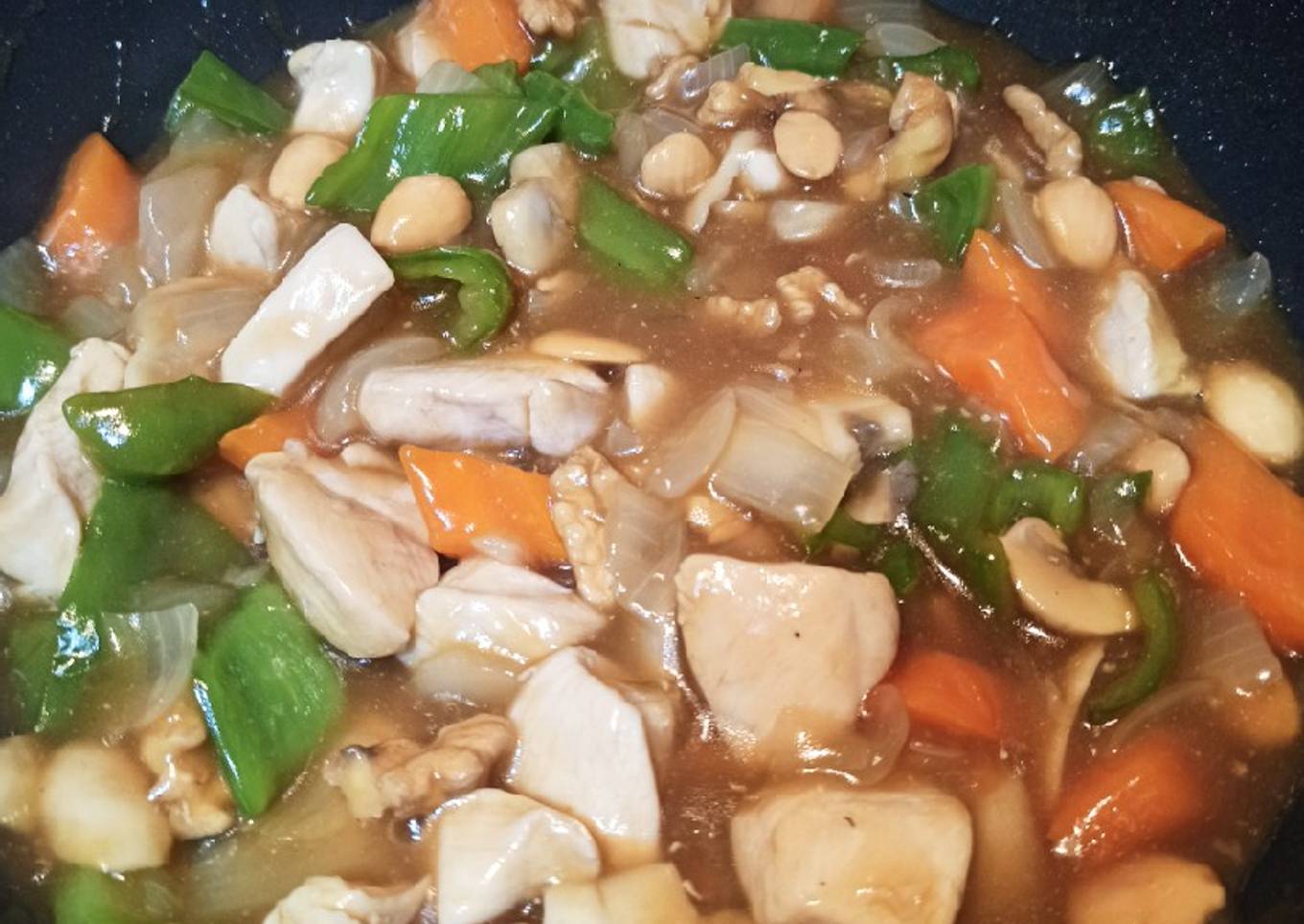 Pollo con almendras y nueces