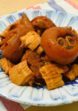 紅麴豬腳燉嫩筍干 的食譜成品照片