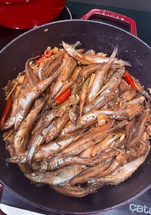 Hình của món Cá trứng kho sả ớt.